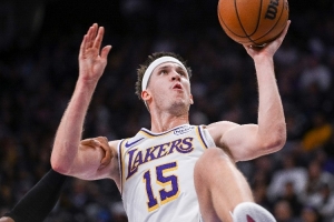 夸梅：里夫斯可能在心里希望东契奇&詹姆斯继续缺阵 这样机会更多