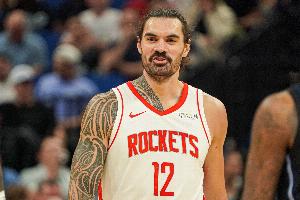 真滴是香！亚当斯上场各种补篮 半场9分钟拿到8分4板1断1帽