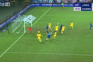 这都没进？陈晋一抹进小禁区附近选择横传，队友无人领会