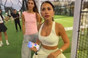 热心市民安妞安东内拉街头偶遇采访：你是做什么工作的？