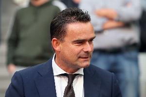 荷媒：第三次尝试，阿贾克斯认真考虑请回奥维马斯担任技术总监