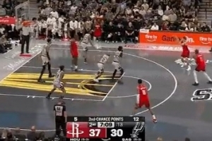 坚决就有效果！卡佩拉前场篮板外传 谢泼德自信三分出手再中！