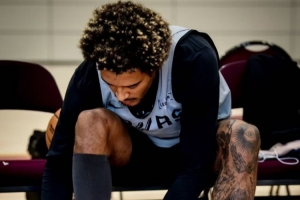 也要加入国产品牌阵营？索汉连续两场比赛上脚国产球鞋