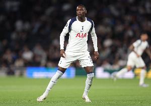 记者：穆阿尼下颌骨折但无需手术，康复时间少于之前预测的6-8周