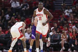 美记：火箭替补多项数据逆天 亚当斯卡佩拉的前场板&伊森的三分等