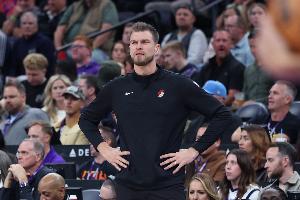 遭魔术压哨绝杀！解说：开拓者真是毫无战术就是跑 换教练吧