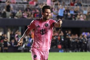 马卡谈梅西夜访诺坎普：阿根廷巨星有望通过贝克汉姆条款重返巴萨