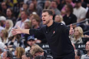 斯普利特：格兰特被驱逐其他人就都要多打 我们想念他的能力