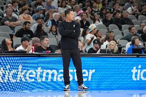 米奇：库里牵制力给我们造成了麻烦 再战勇士对我们是不错的考验