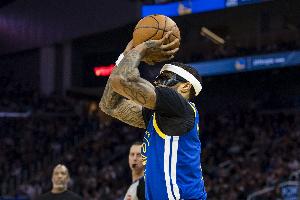 霍福德：小佩顿下半场彻底改变了比赛 他在攻防都带来影响力