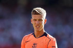 奥尔莫：弗里克仍然冷静他完全没问题 我的未来在巴萨